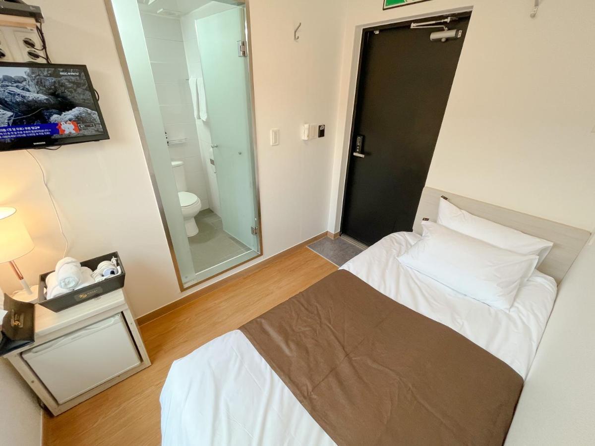 K9 Myeongdong Hotel Seul Zewnętrze zdjęcie
